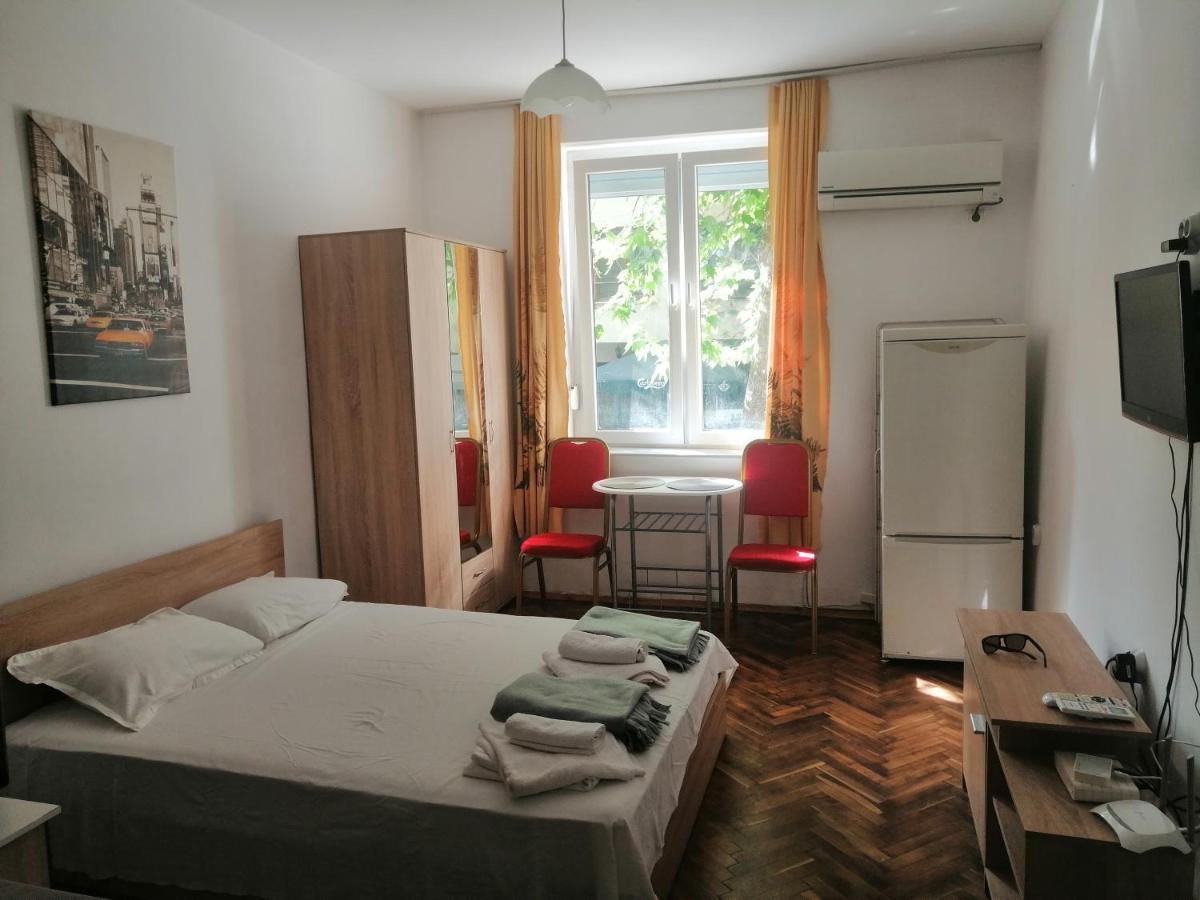 Top Location Near To City Center And Sea Garden Apartment Burgas Luaran gambar